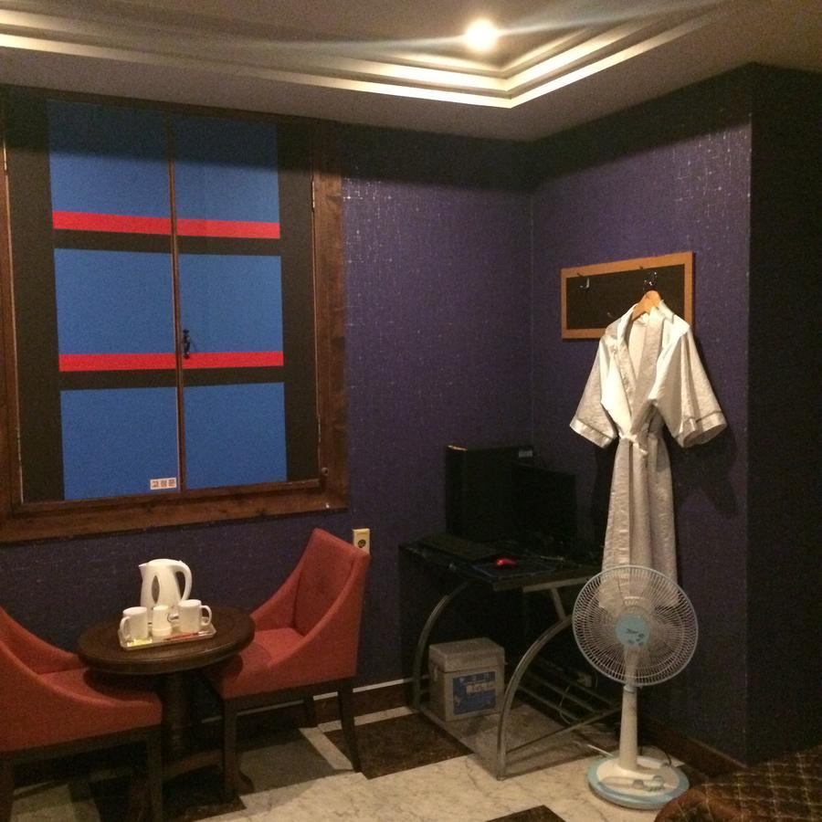 Romance Hotel Chungju Esterno foto